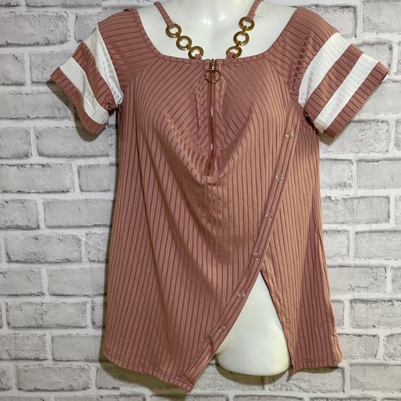 SHEIN pink and white Off-Shoulder Blouse, medium, gold ring straps - Picture 1 of 7